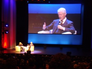 Interview tussen Bill Clinton en Eberhard van der Laan